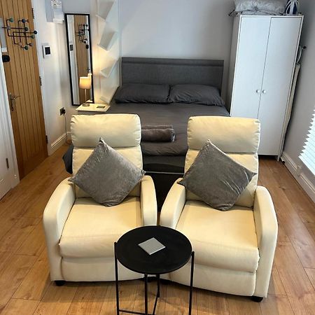 Jaskar Studio 2 Cheltenham Extérieur photo