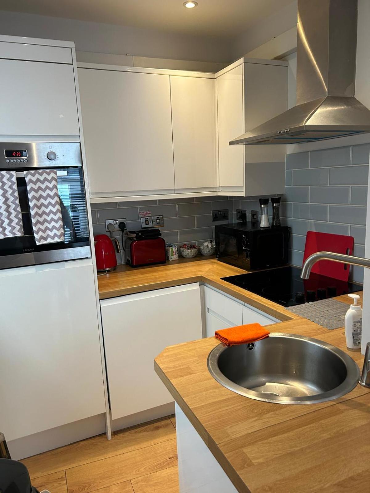 Jaskar Studio 2 Cheltenham Extérieur photo