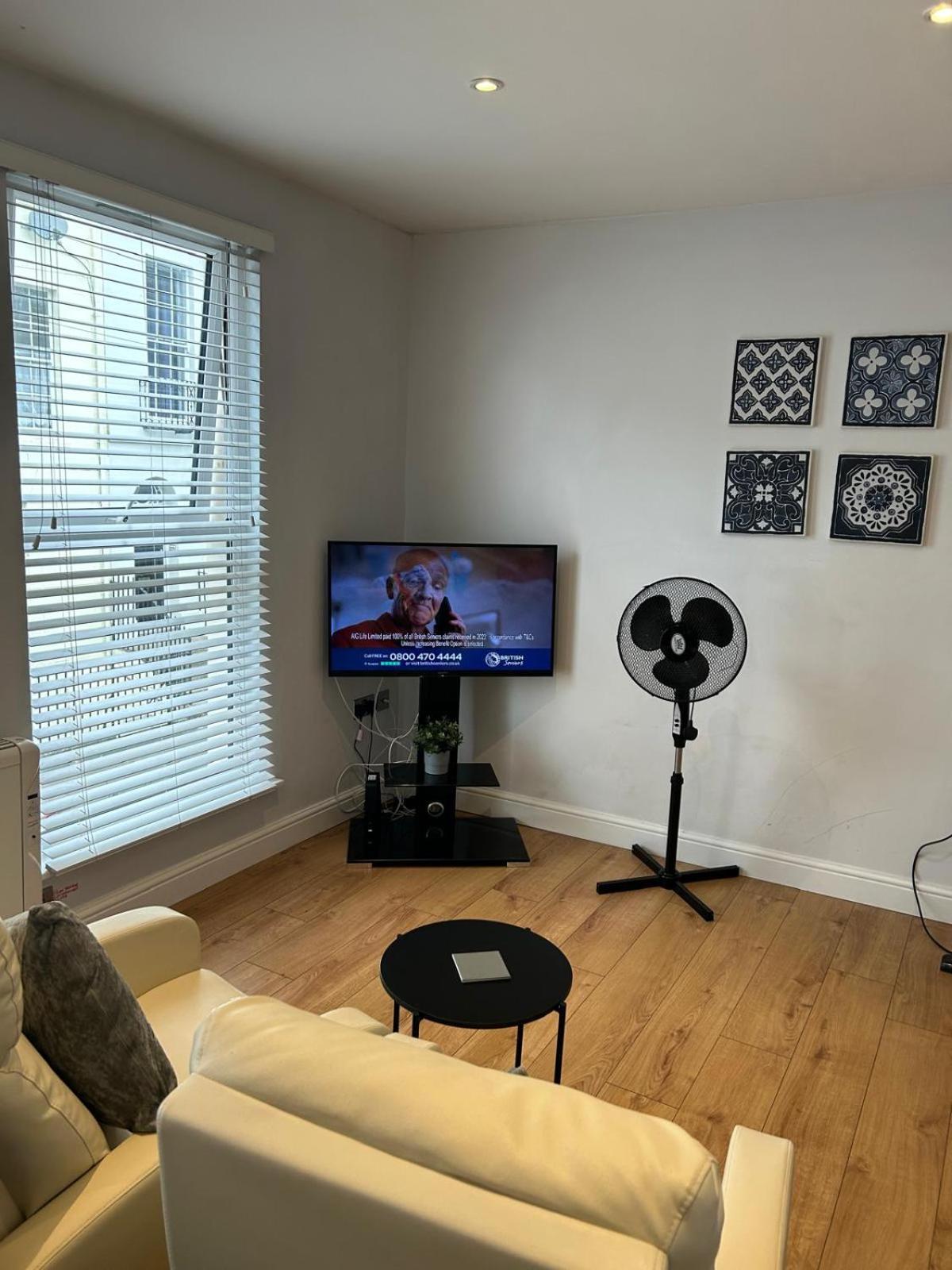 Jaskar Studio 2 Cheltenham Extérieur photo