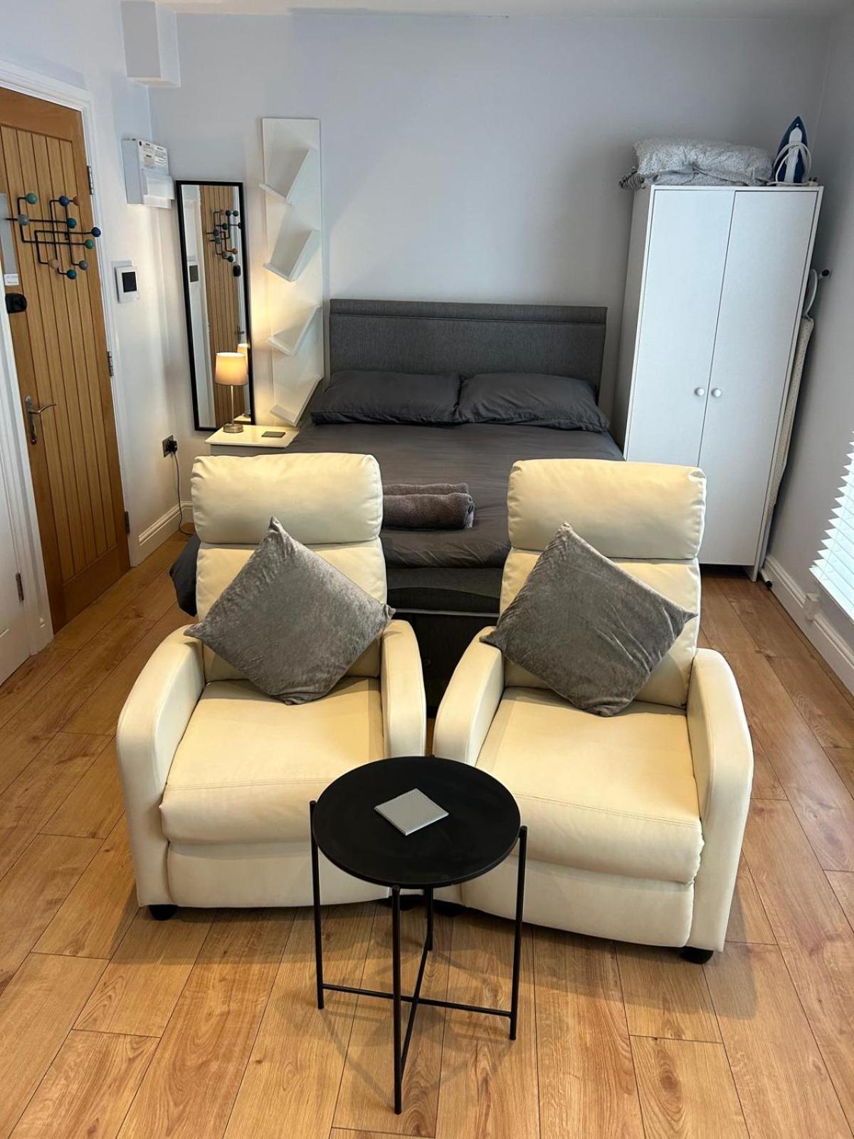 Jaskar Studio 2 Cheltenham Extérieur photo